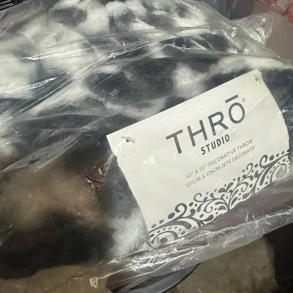 Oversized Black & White Tie-Dye Throw Blanket